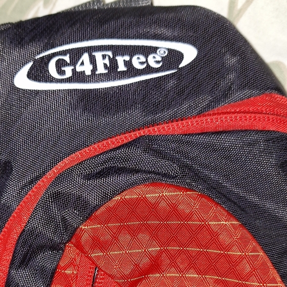 A G4Free sling bag, crossbody, shoulder bag. EUC - Picture 4 of 5